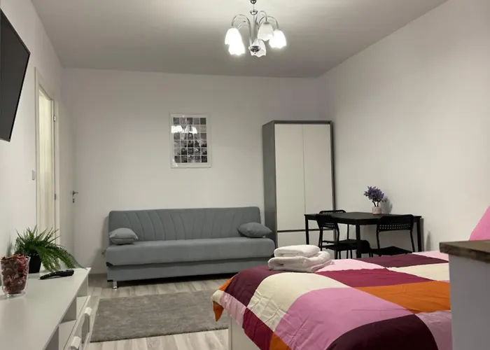 Titan Park Apartament *